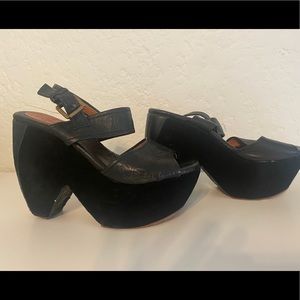 Gee WaWa Black Claw Platform Sandal 9